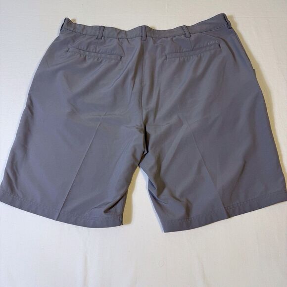 IZOD Golf Swing Flex Gray Chino Shorts Mens Size 40‎ Breathable Lightweight - Picture 1 of 13